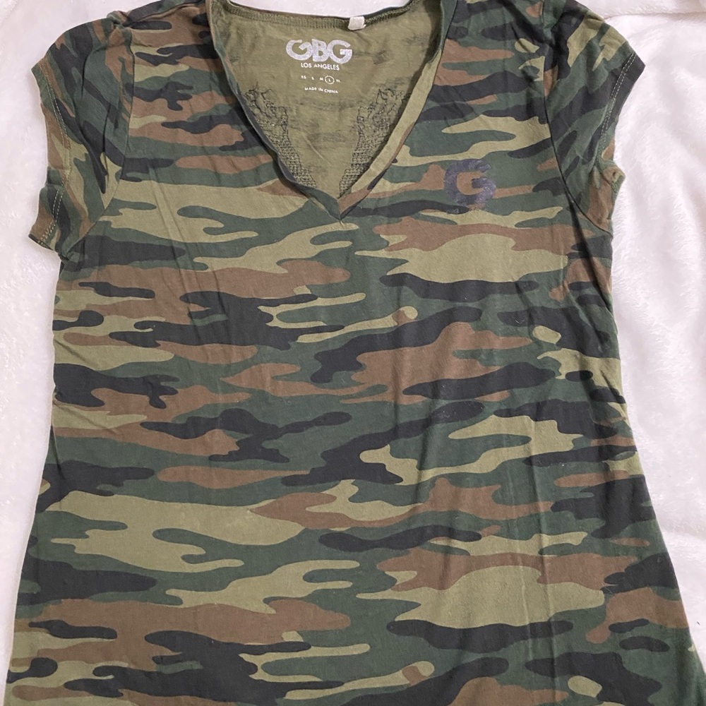 GBG Los Angeles Women's Camouflage V-Neck Top